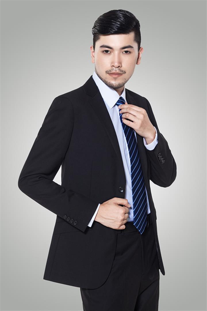 周洪 视觉与舞美负责人